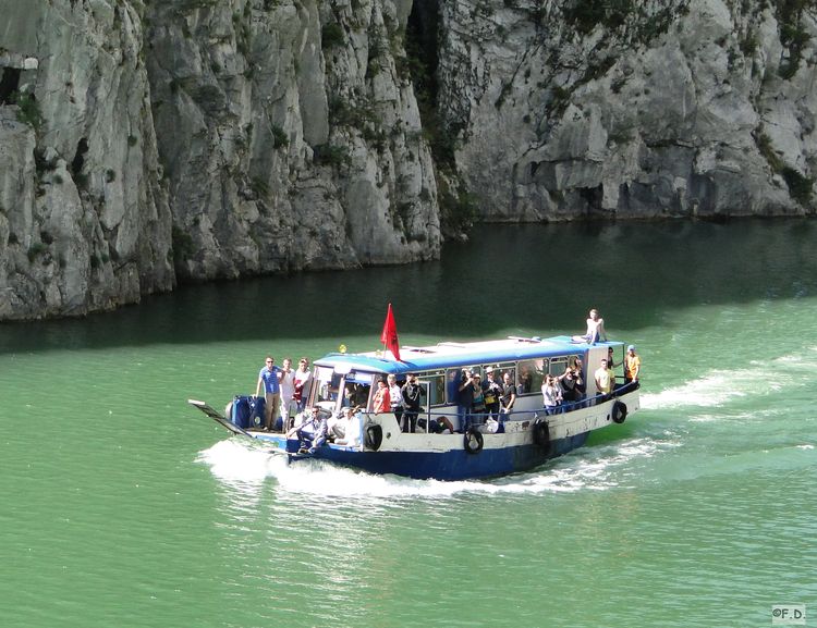 Busfähre Koman-Stausee